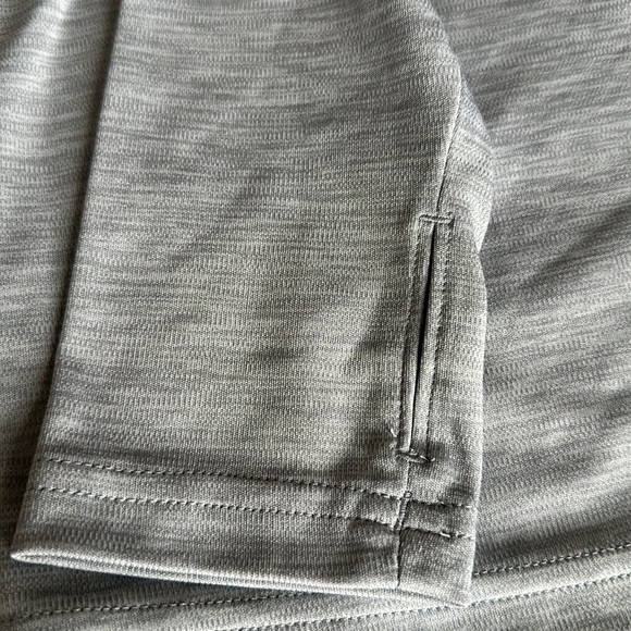 Under Armour Youth Large Heat Gear 1/2 zip up Pull Over - Picture 4 of 6